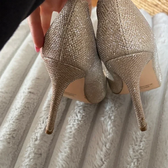 Dream Pairs Gold Women's Heels - 7.5 - Picture 5 of 6